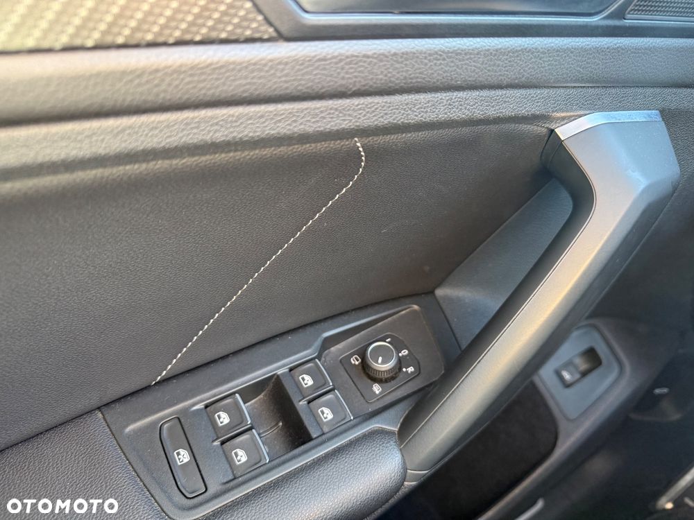 Volkswagen Tiguan 2.0 TDI SCR 4MotION DSG R-Line - 9