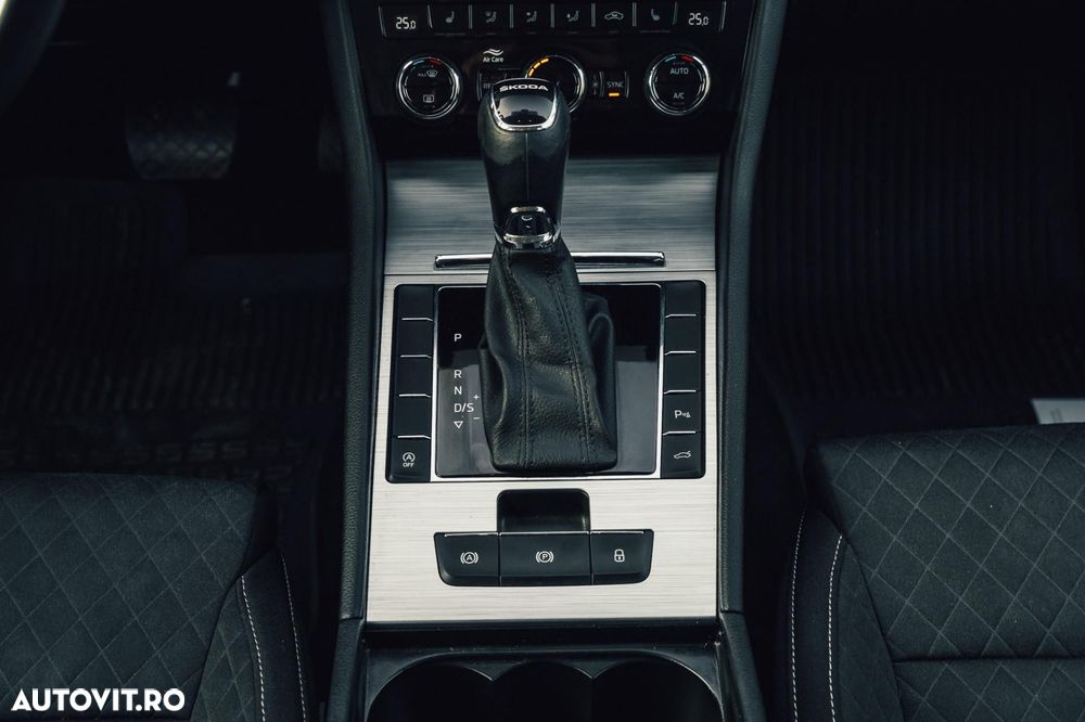 Skoda Superb 2.0 TDI DSG Ambition - 12