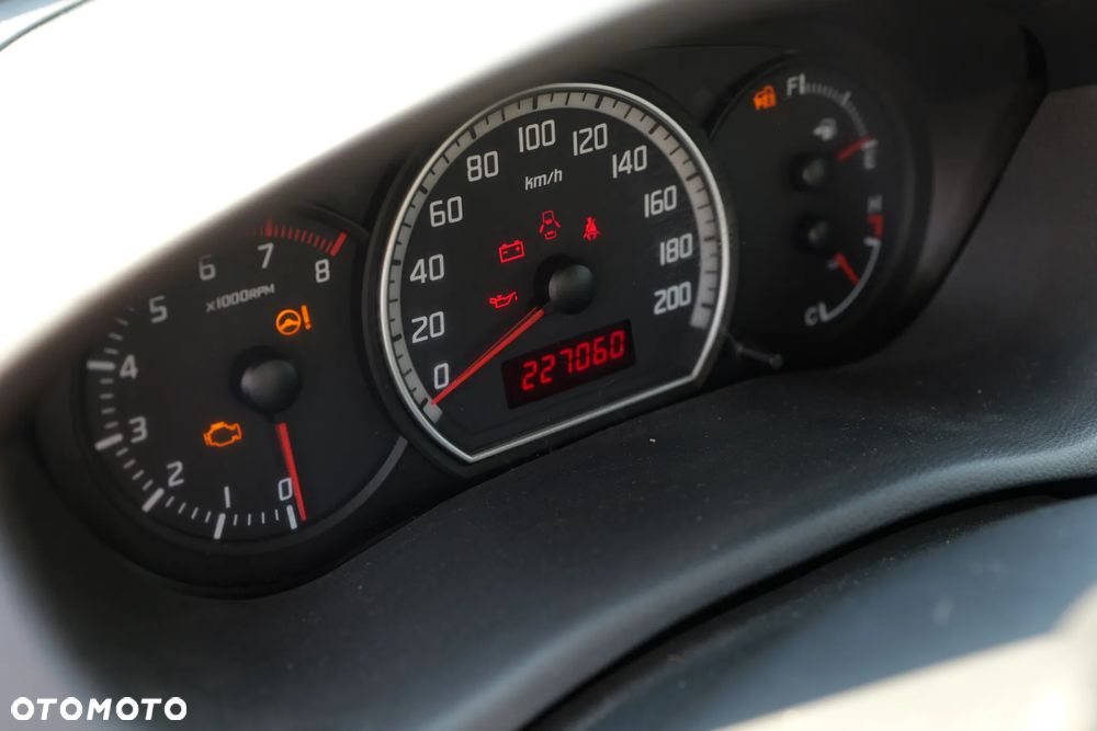 Suzuki Swift - 7