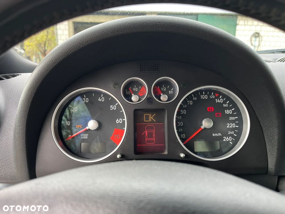 Audi TT Coupé 1.8T - 8