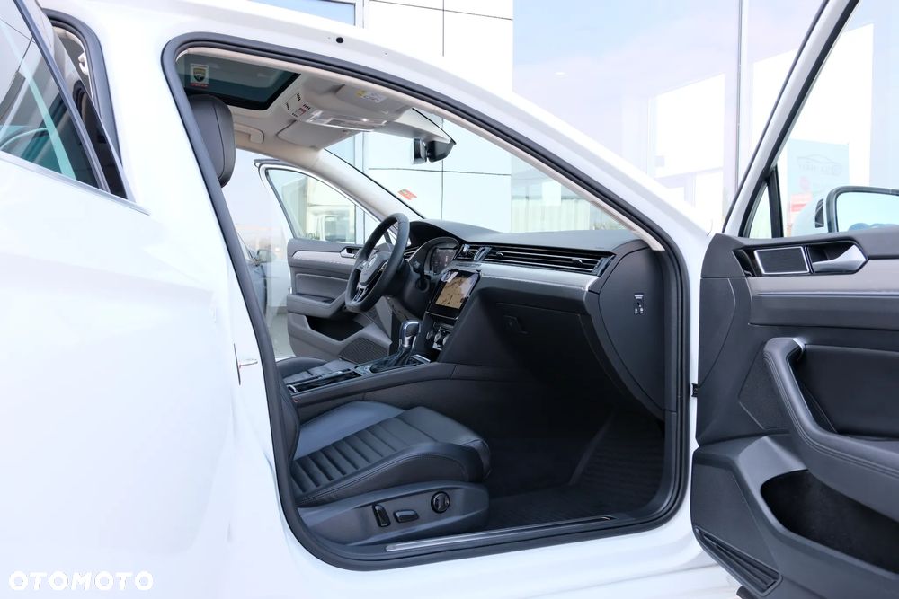 Volkswagen Passat - 33