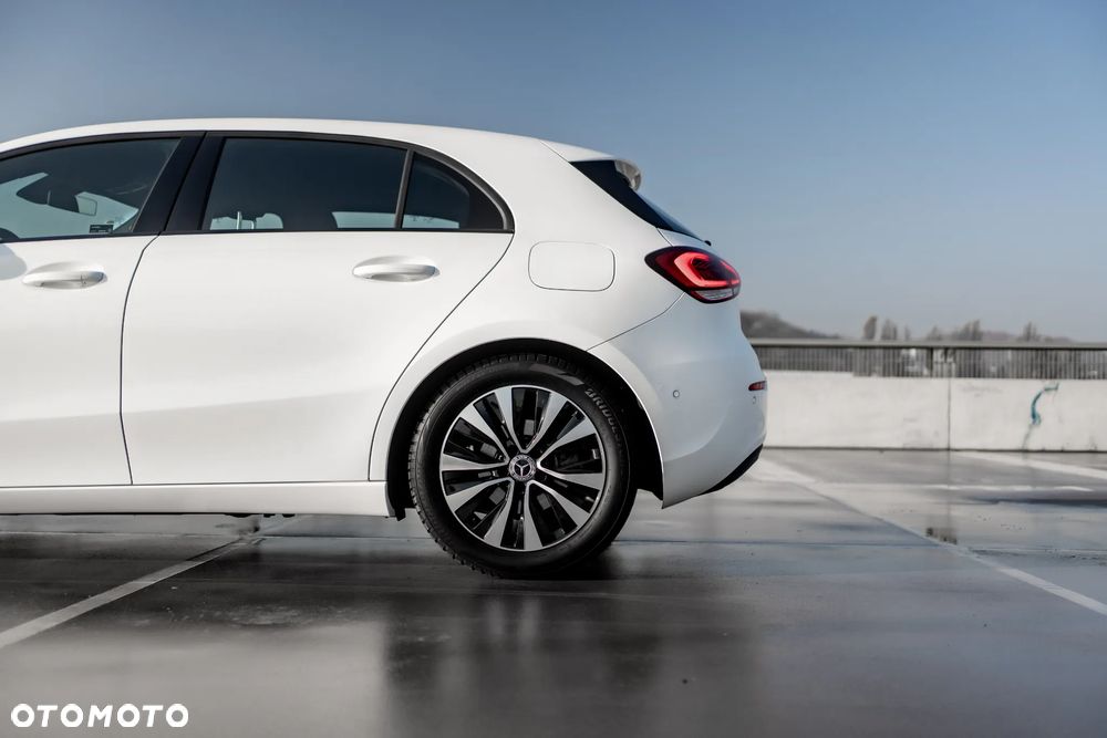 Mercedes-Benz Klasa A 180 Style 7G-DCT - 31