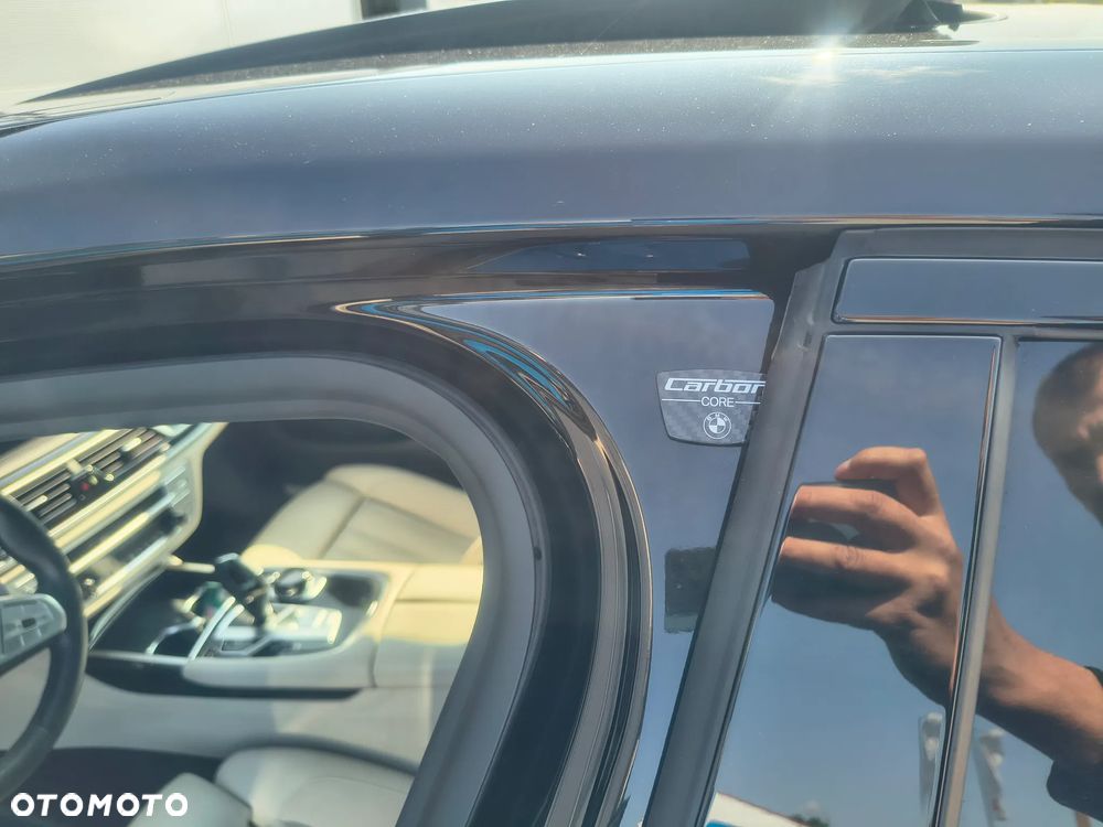 BMW Seria 7 750i xDrive sport - 14