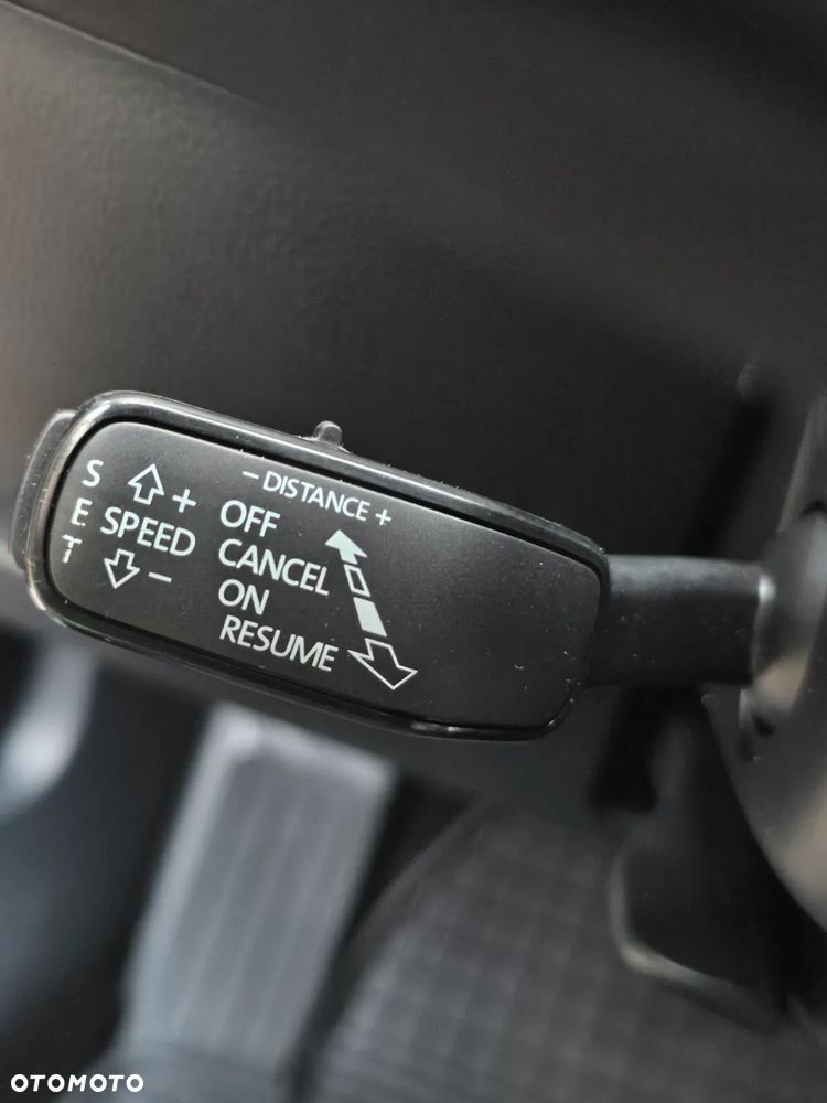 Skoda Superb 2.0 TDI DSG Premium Edition - 28