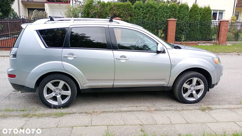 Mitsubishi Outlander - 7