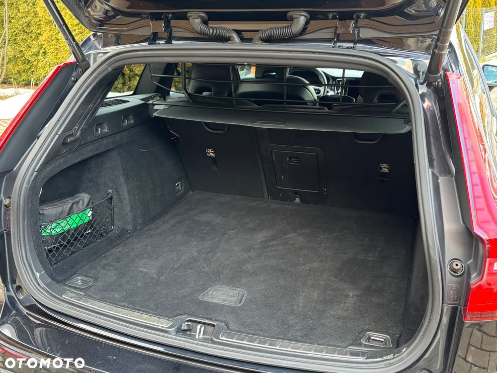 Volvo V60 T8 AWD Recharge Geartronic RDesign - 21
