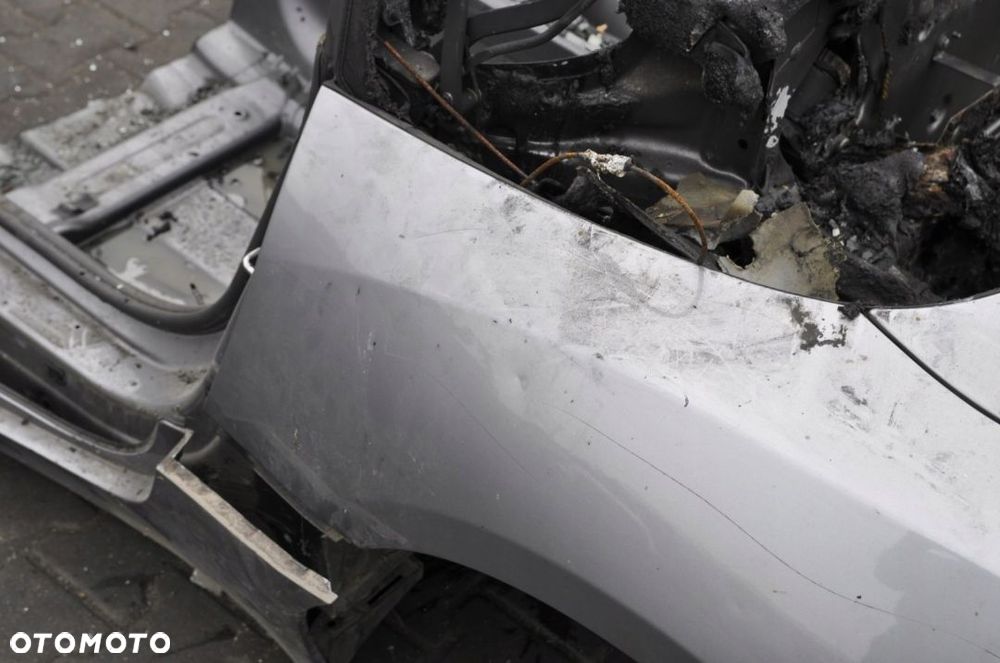 BMW Z4 E85 CABRIO BŁOTNIK PAS WANNA CAŁY TYŁ DUPA - 14