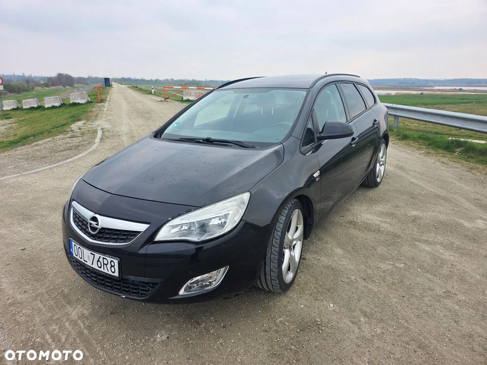 Opel Astra 2.0 CDTI DPF Design Edition - 1