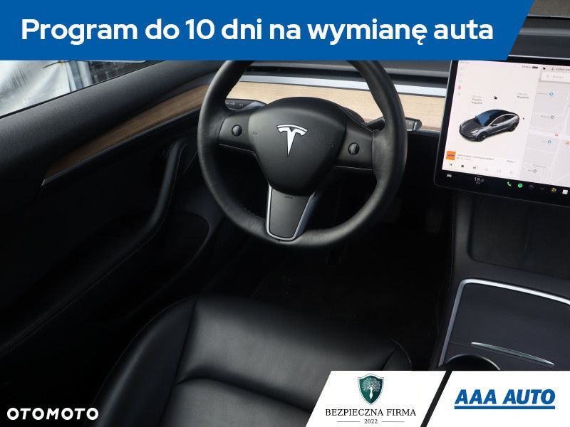 Tesla Model 3 - 9