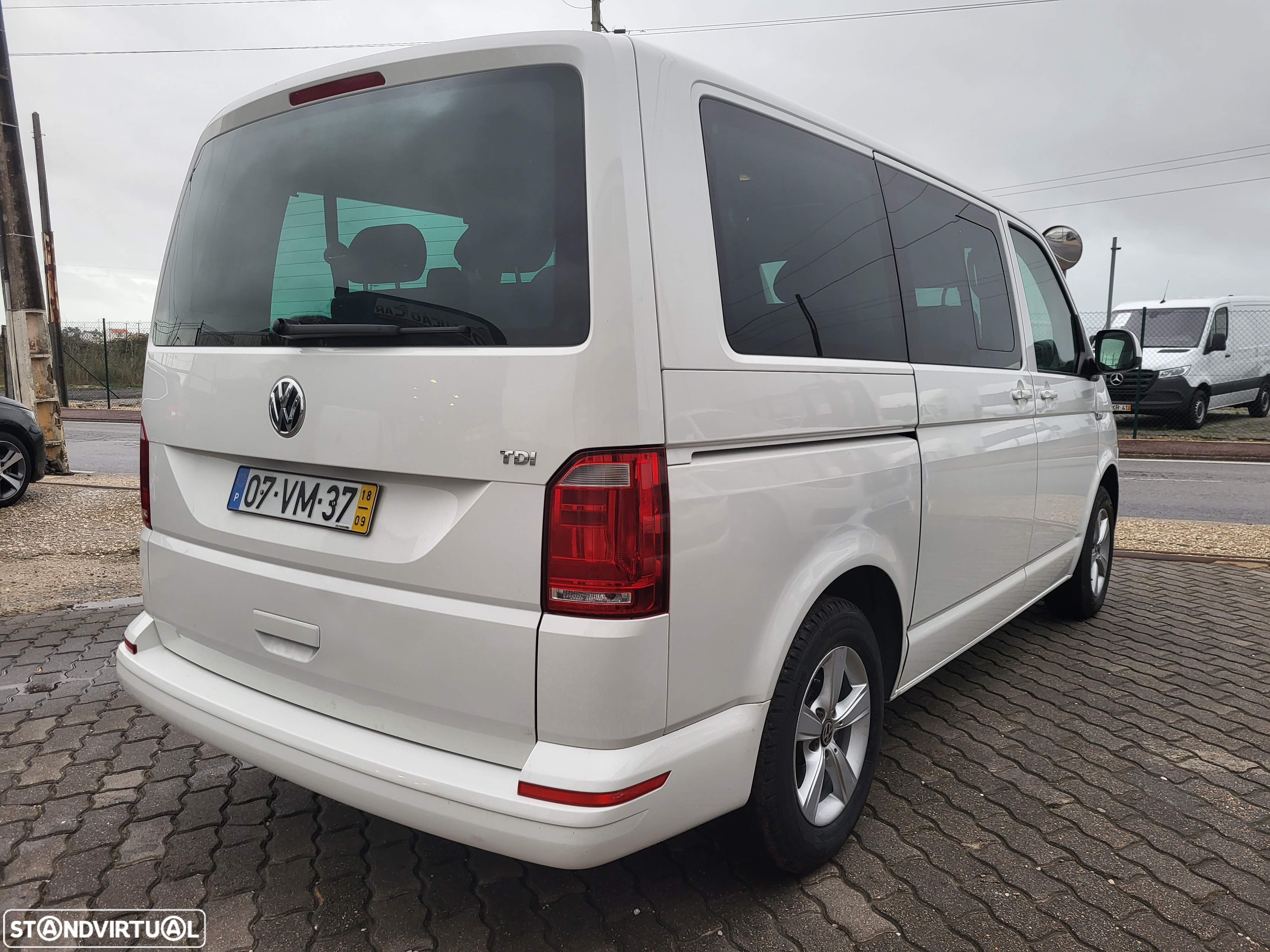 VW Caravelle 2.0 TDi BM Comfortline - 2