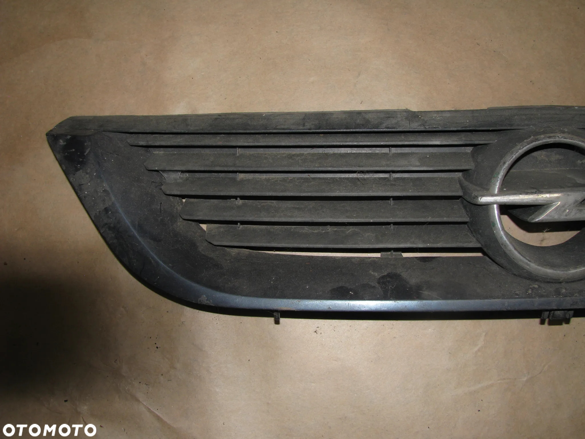 OPEL VECTRA B - GRILL ATRAPA  90505722 - 3