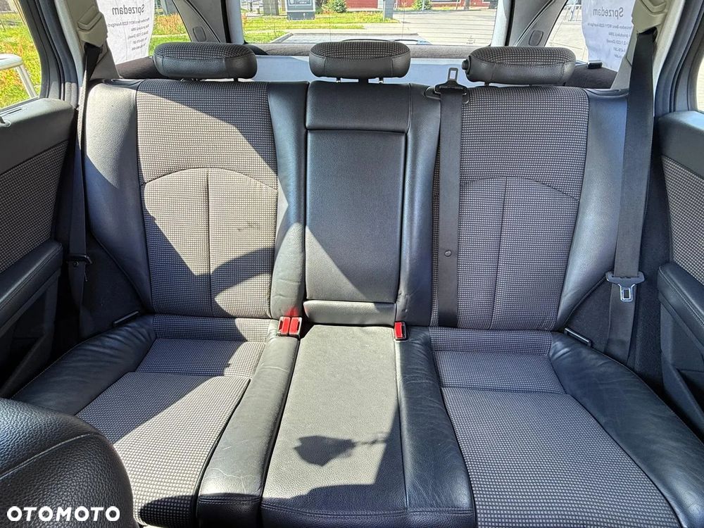 Mercedes-Benz Klasa E 220 CDI T Avantgarde - 10