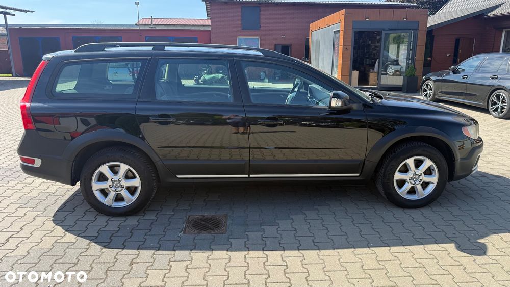 Volvo XC 70 D5 AWD Momentum - 4