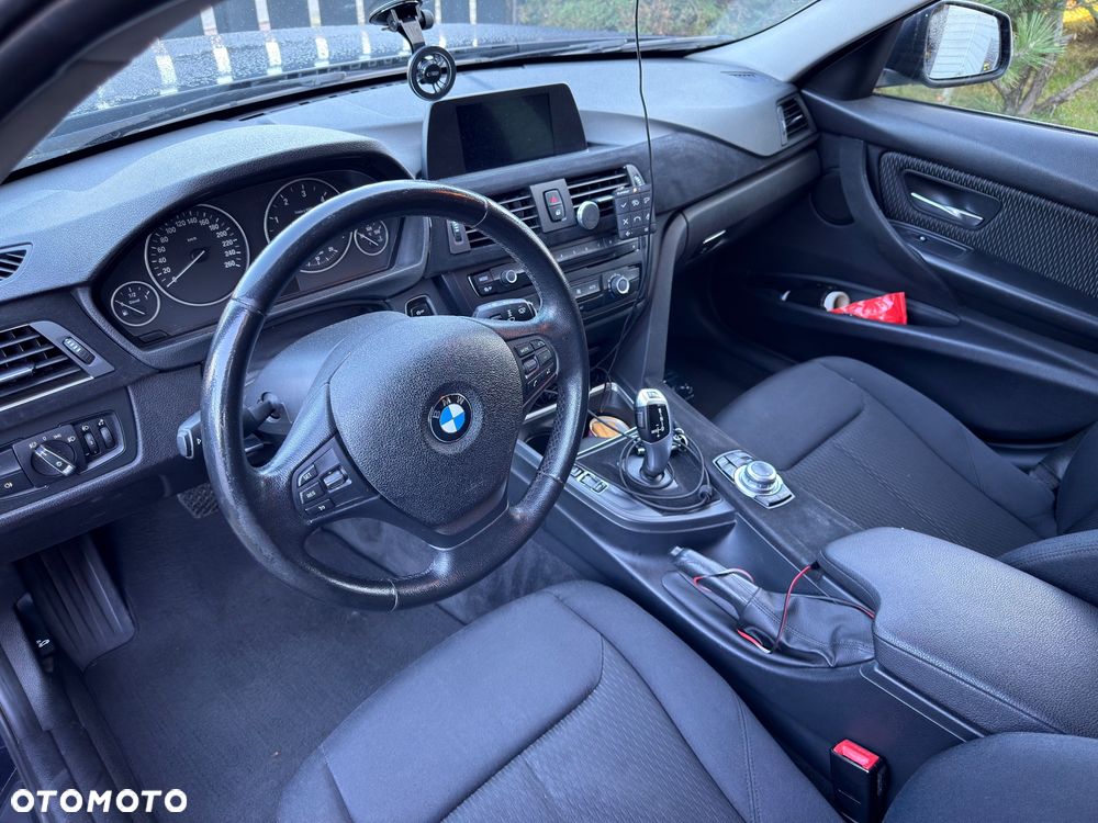 BMW Seria 3 320d - 6