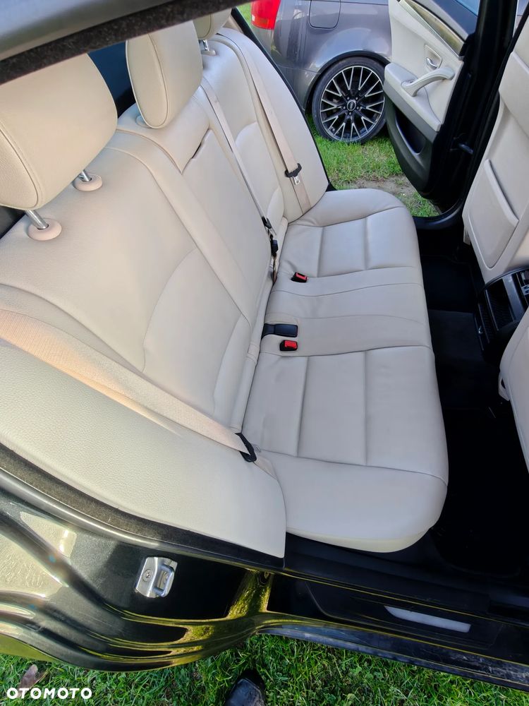 BMW Seria 5 520d xDrive - 17