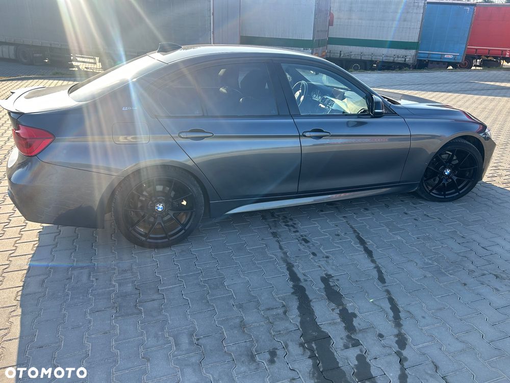 BMW Seria 3 330e iPerformance M Sport Shadow - 17