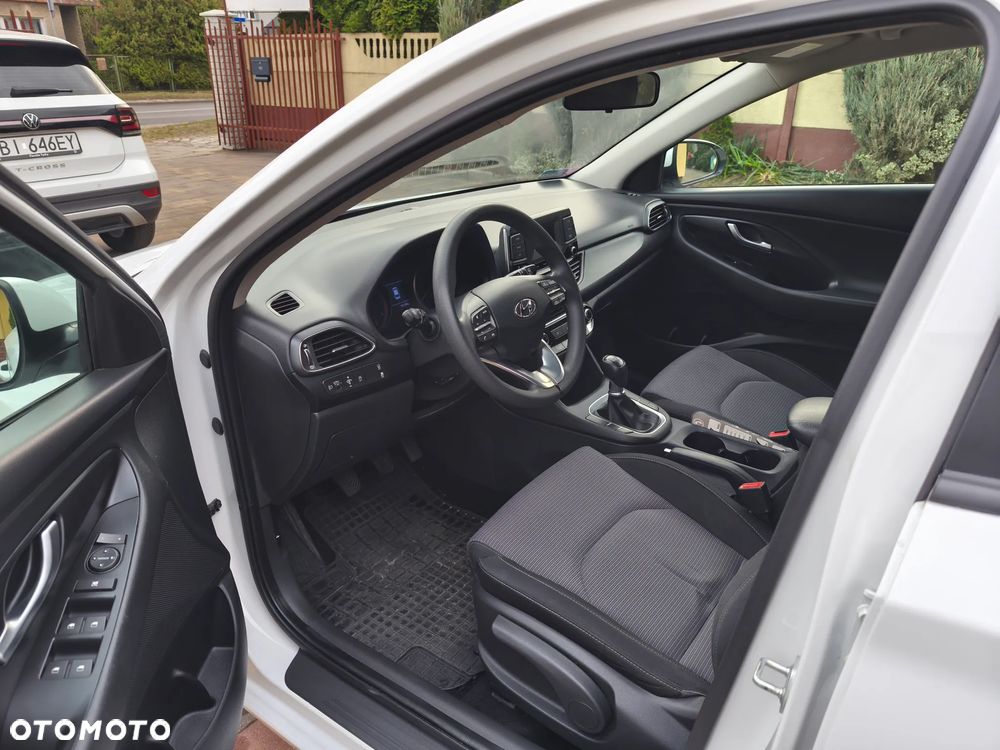 Hyundai i30 1.5 DPI Classic + - 12