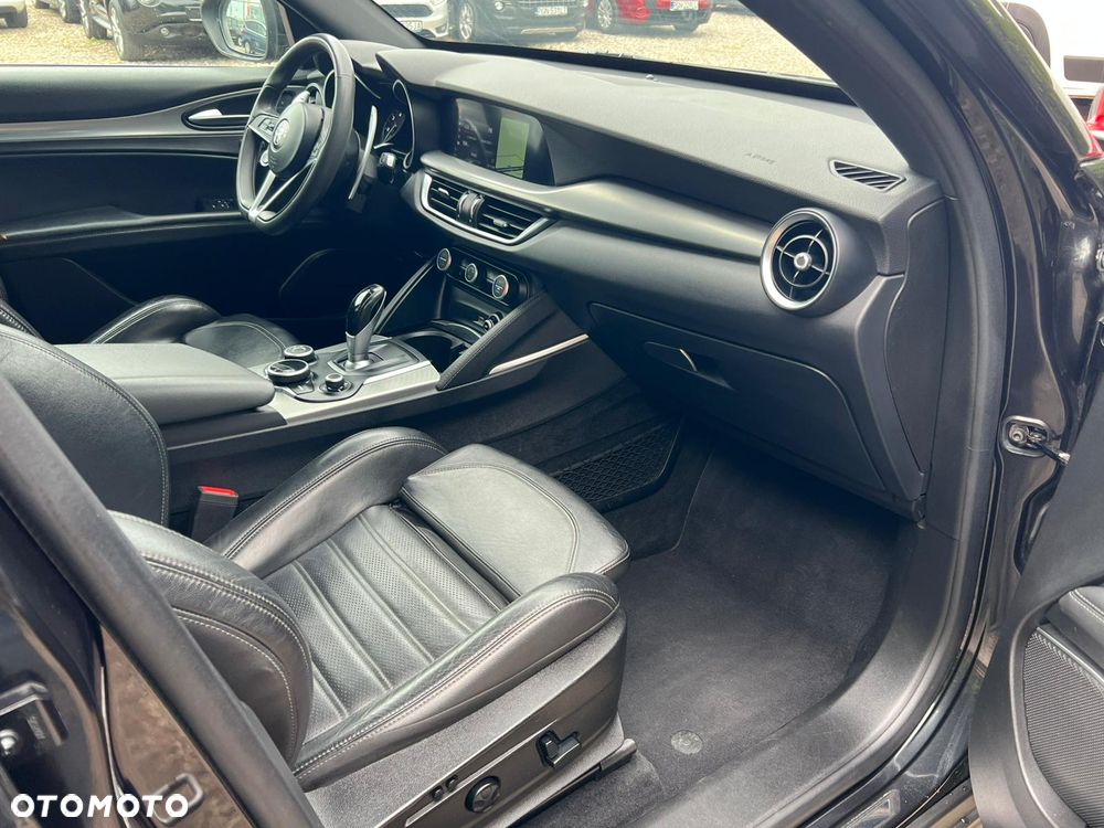 Alfa Romeo Stelvio 2.2 JTDM Executive Q4 - 13
