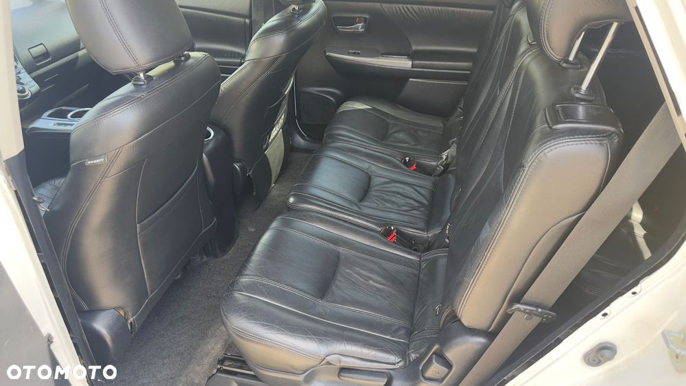 Toyota Prius+ (Hybrid) - 12