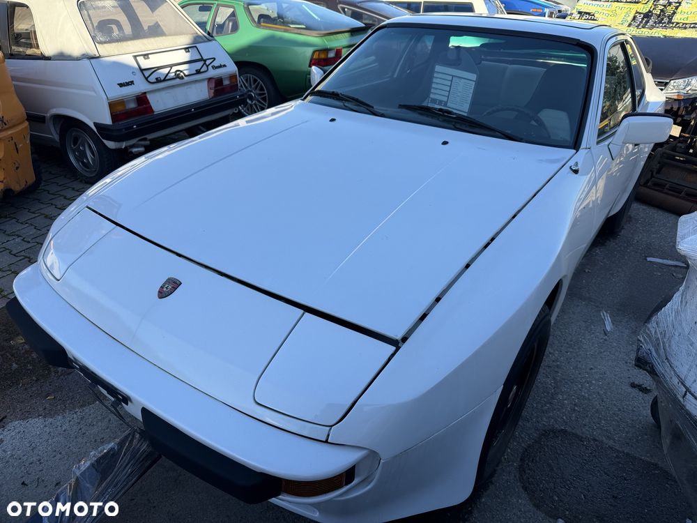 Porsche 944 - 1