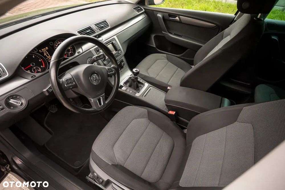 Volkswagen Passat Variant 2.0 TDI Trendline - 16