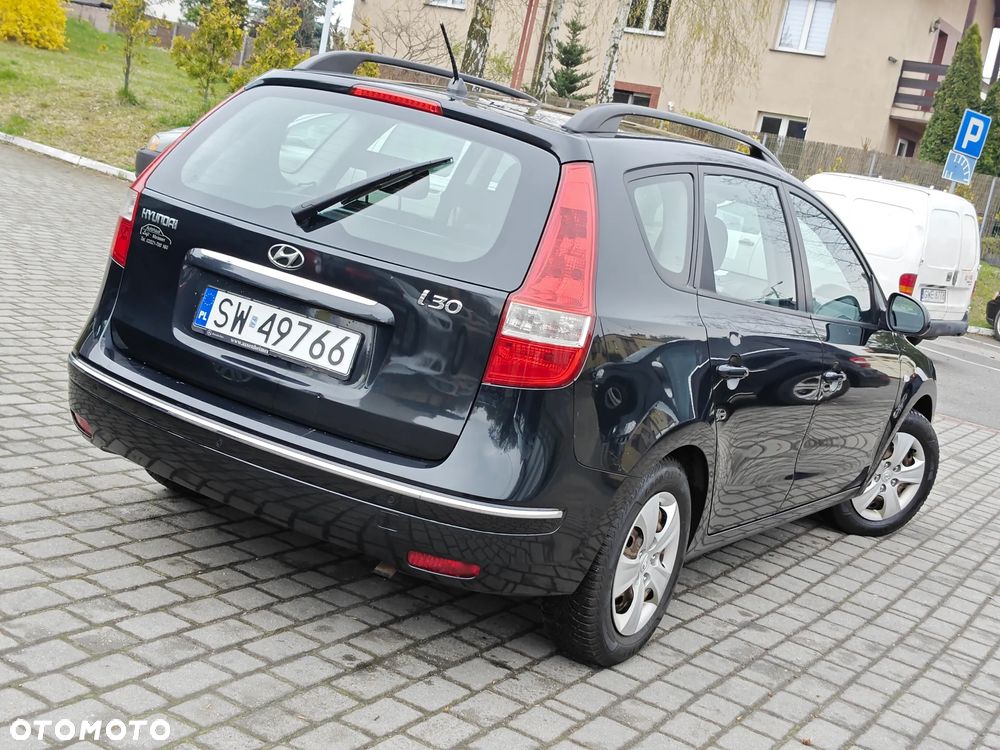 Hyundai i30 1.6 Seasons - 1