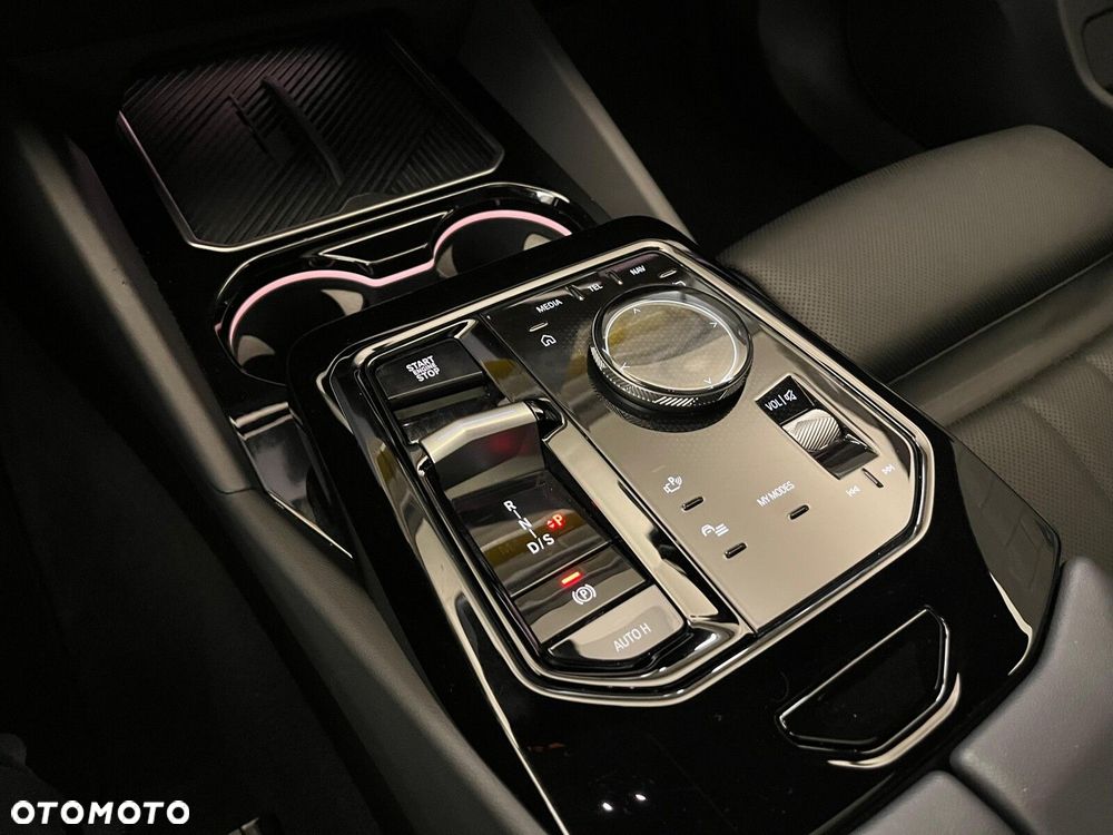 BMW Seria 5 520i mHEV M Sport - 31