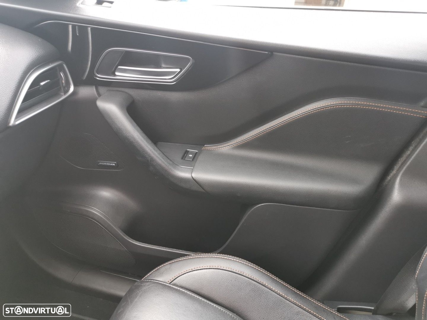 Jaguar F-Pace 2.0 i4D Portfolio - 14