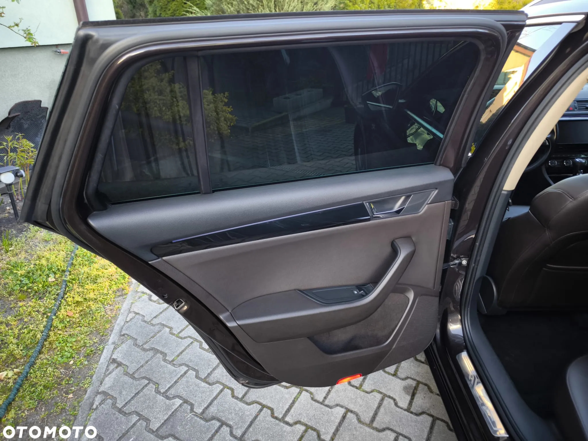 Skoda Superb 2.0 TDI 4x4 L&K DSG - 25