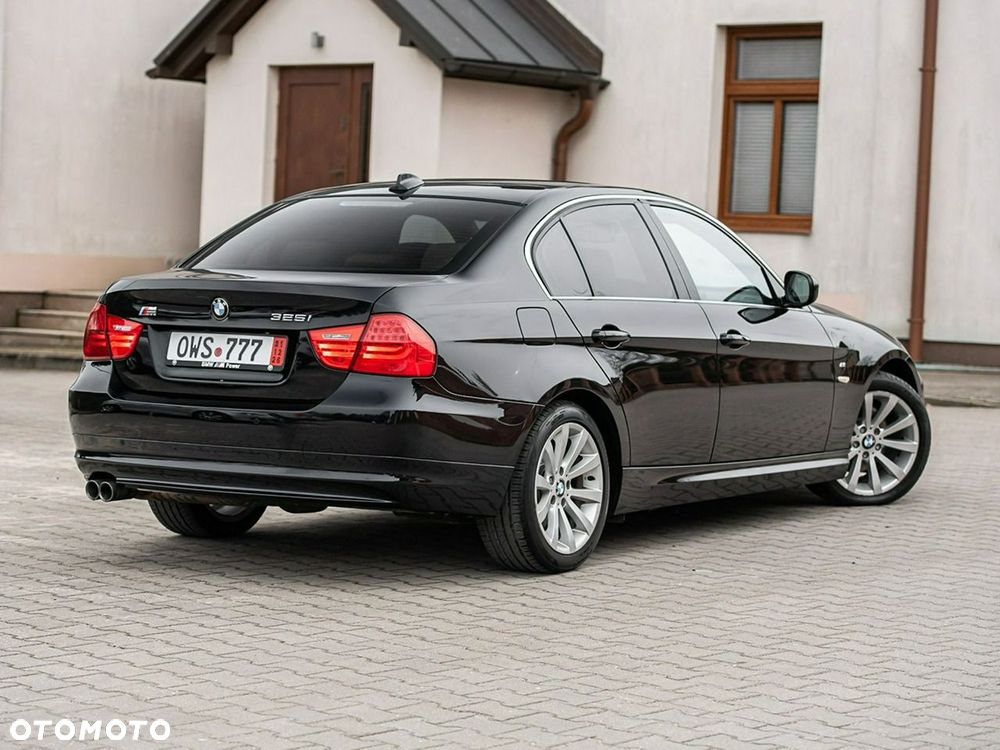 BMW Seria 3 325i Edition Sport - 17