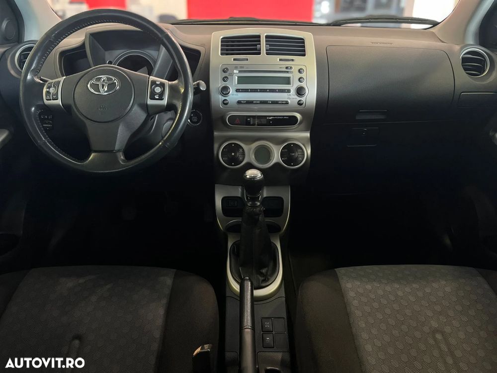 Toyota Urban Cruiser 1.4 D-4D 4x4 Trek+ - 13