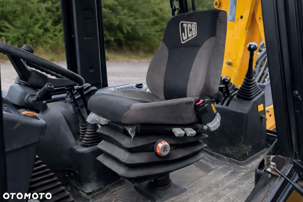 JCB 2CX - 6