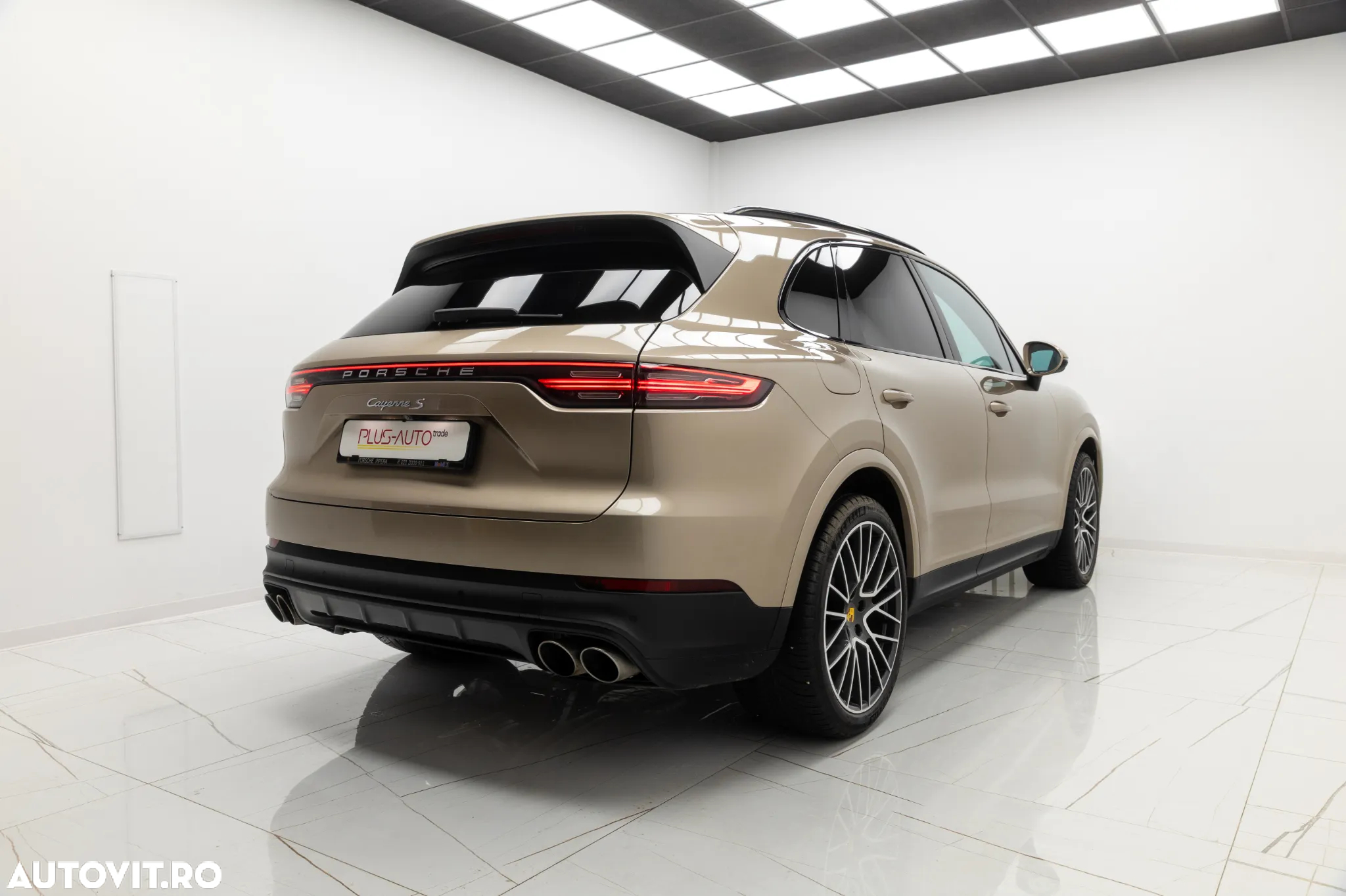 Porsche Cayenne S - 16