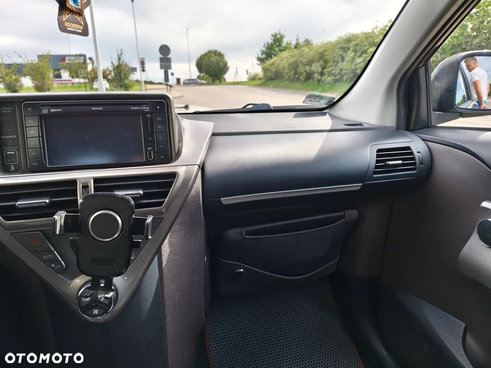 Toyota iQ 1.4 D-4D - 9