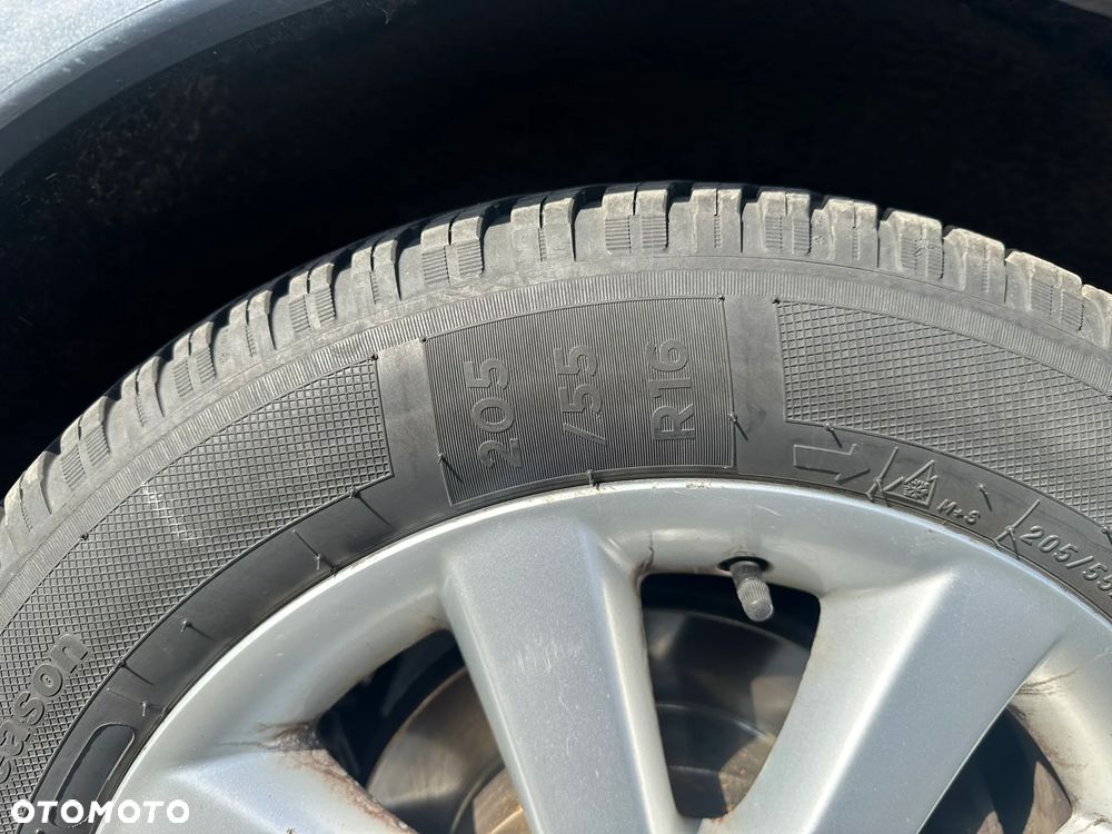 Toyota Avensis 2.0 D-4D Sol - 30