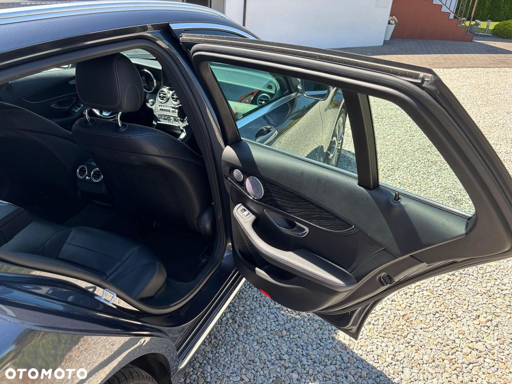 Mercedes-Benz Klasa C 300 de 9G-TRONIC - 12