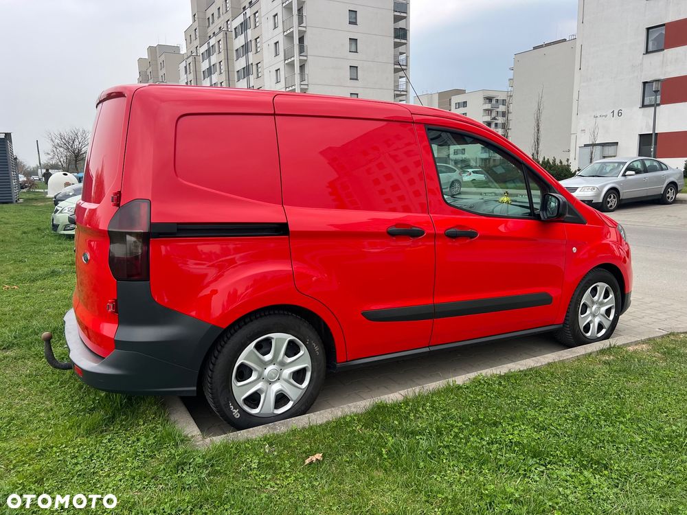 Ford Transit Courier - 10