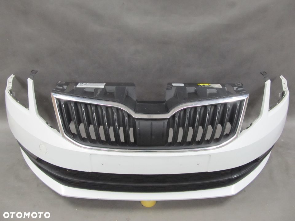 Zderzak przedni Skoda Octavia 3 17-20 Bez otworów LS9R - 6