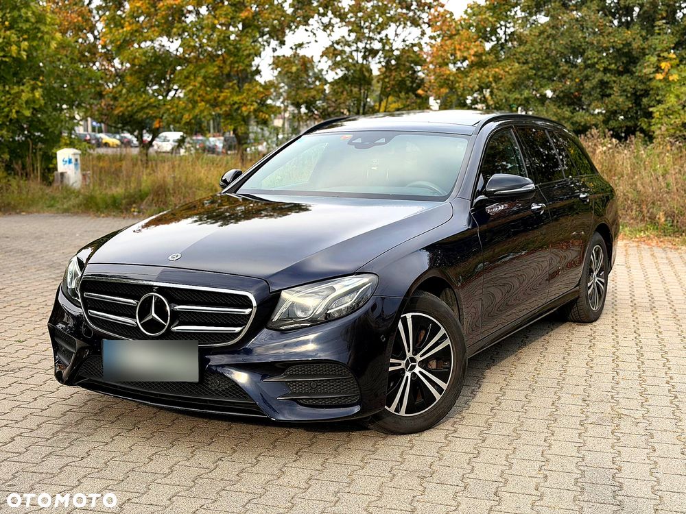 Mercedes-Benz Klasa E 220 d 4Matic 9G-TRONIC AMG Line - 1