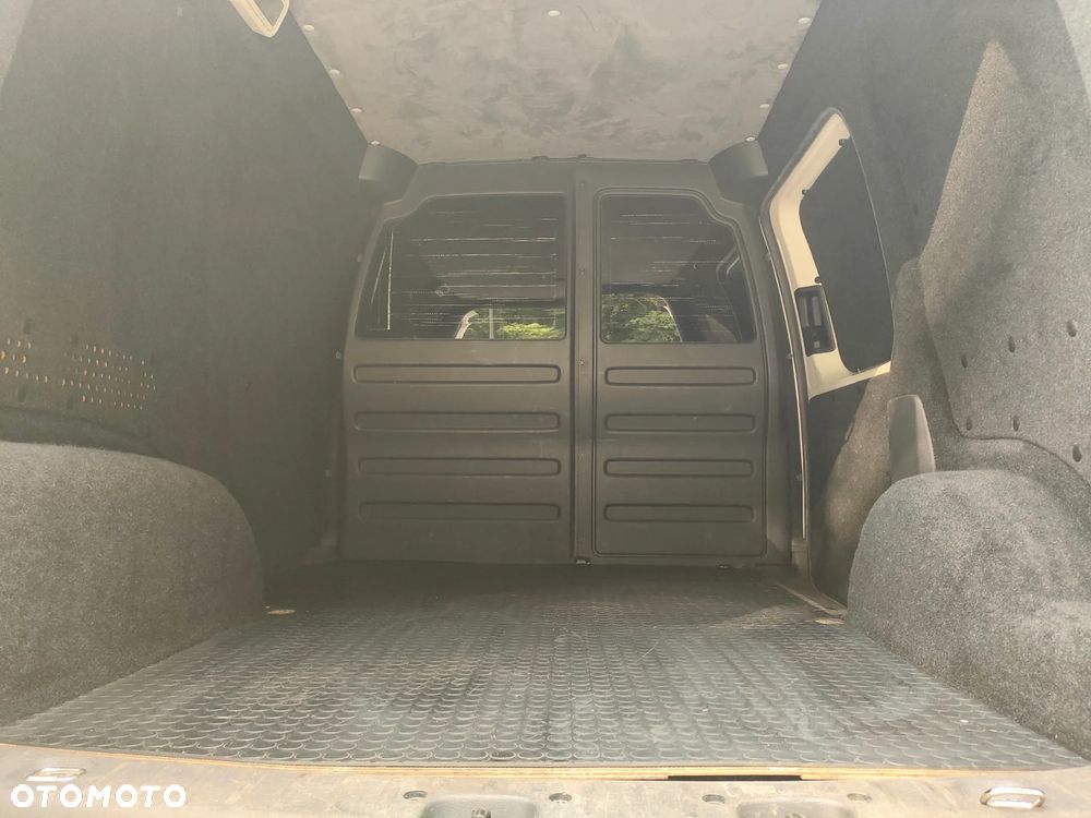 Volkswagen Caddy - 21