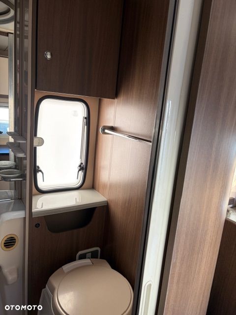 Ford Challanger - 12