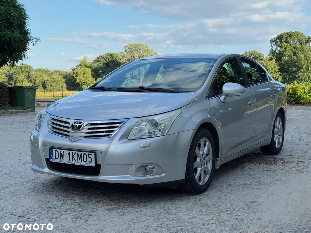 Toyota Avensis 1.8 Sol plus NAVI MS - 1
