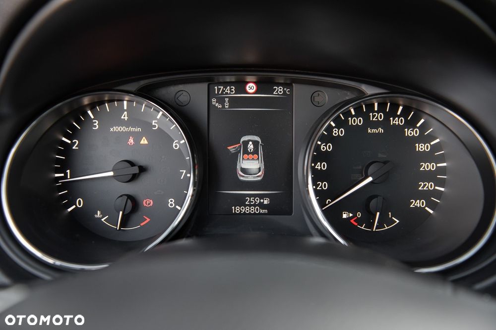 Nissan Qashqai 1.2 DIG-T N-Connecta EU6 - 18