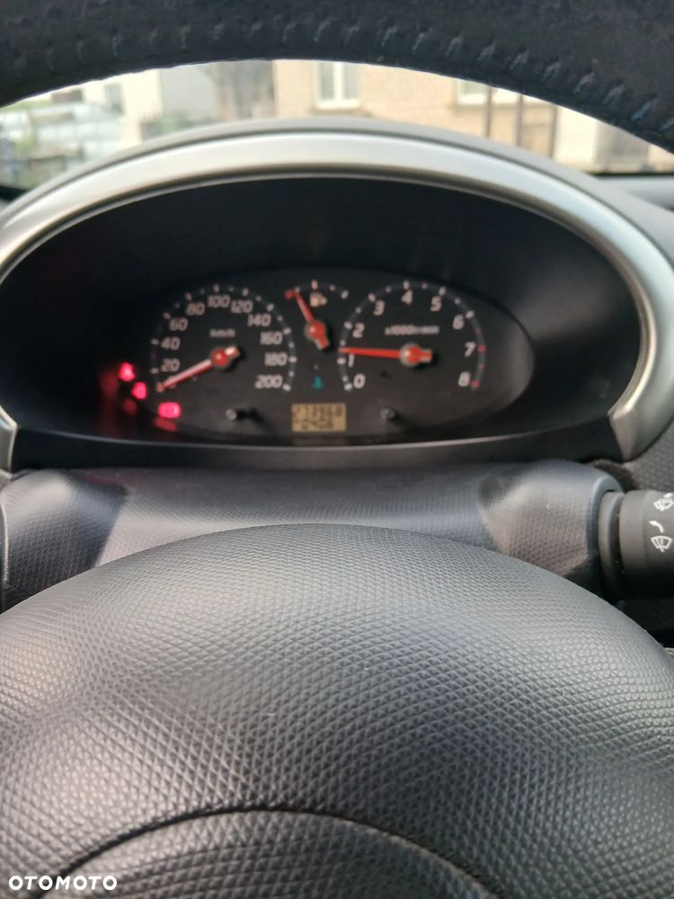 Nissan Micra - 10