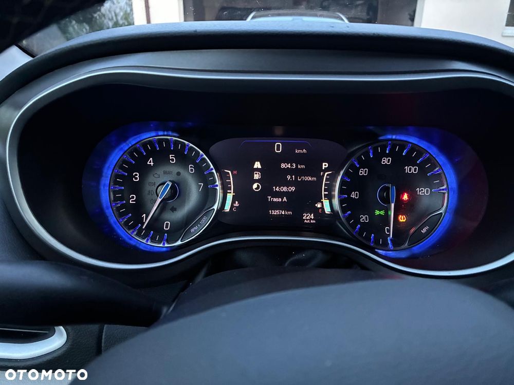 Chrysler Pacifica - 10