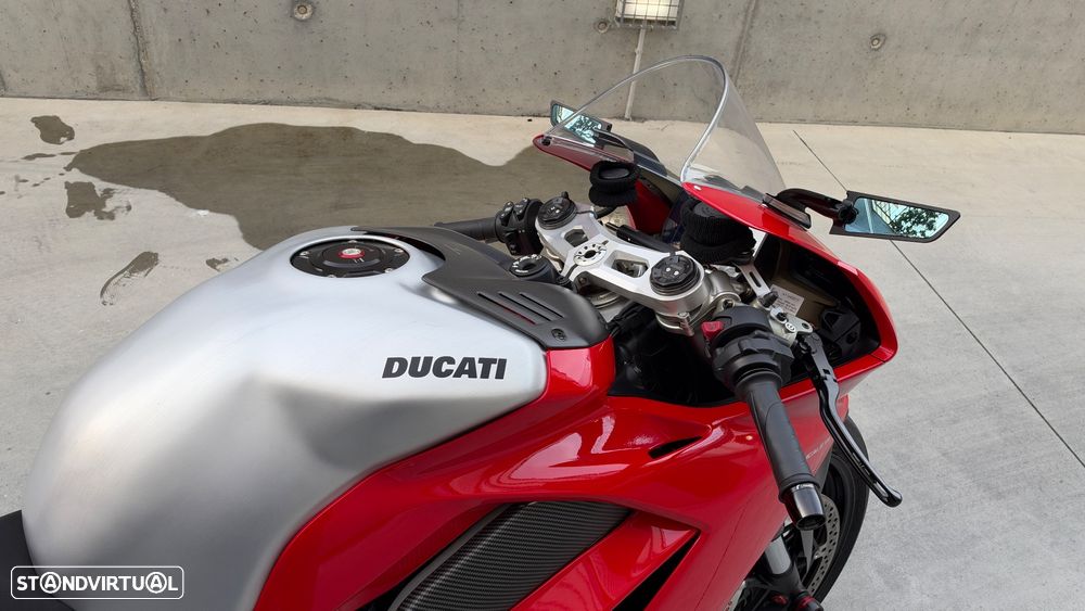 Ducati Panigale V4 Base - 14