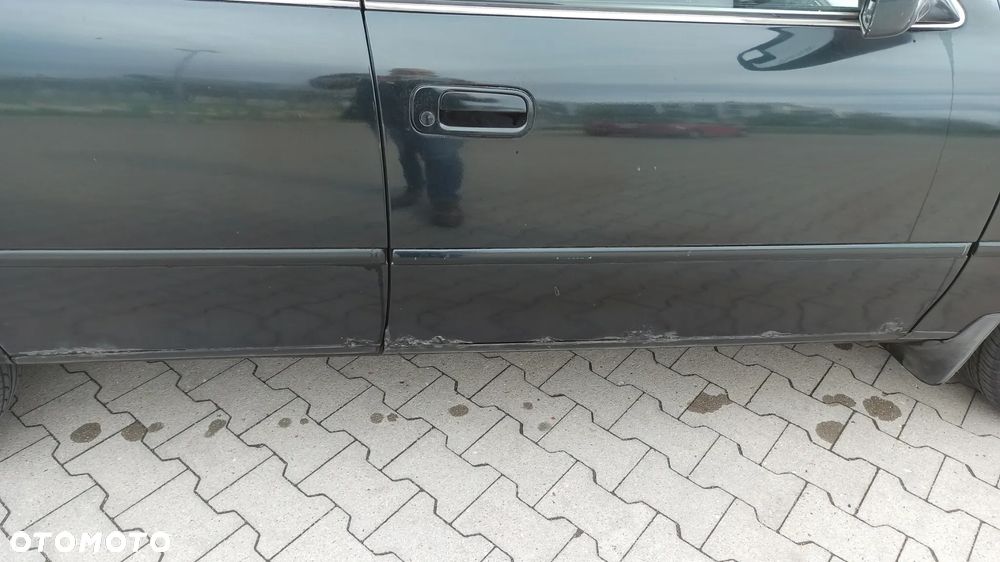 Toyota Camry 3.0 V6 LE - 29