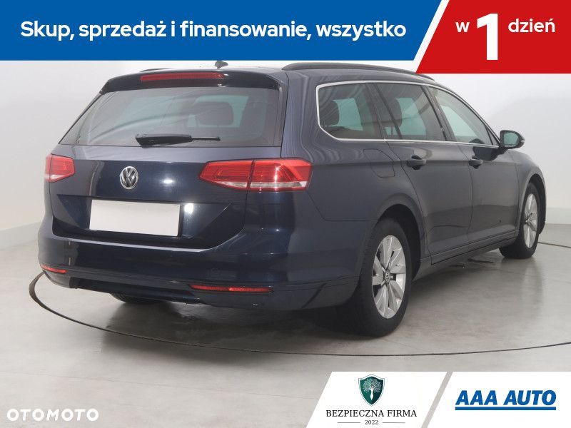 Volkswagen Passat Variant - 7