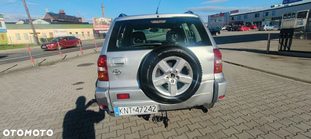 Toyota RAV4 2.0 D-4D 4x4 - 11