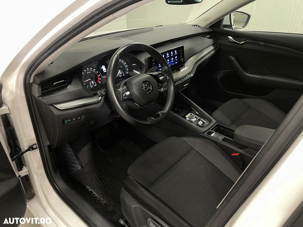 Skoda Octavia 2.0 TDI DSG Ambition - 6